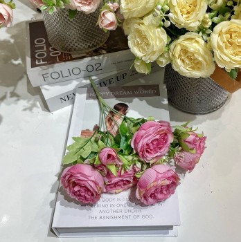 Bụi hoa hồng giả cành ngắn